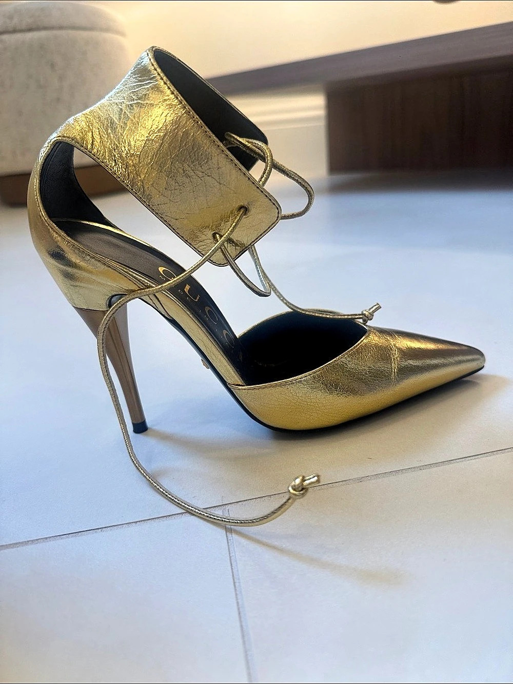 Gucci Metallic Gold Pointed Toe Lace-Up Heels Pumps Size 35